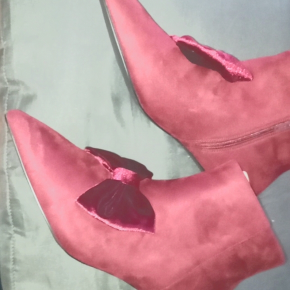 comfortview Shoes - Burgundy boots w velvetine Bow Design